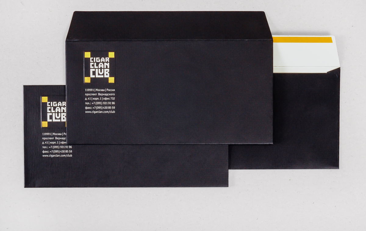 Конверты формата E65 на дизайнерской бумаги с фактурой. Печать офсетная 1+0 (пантон Black), конгрев 1+0, тиснение фольгой 
