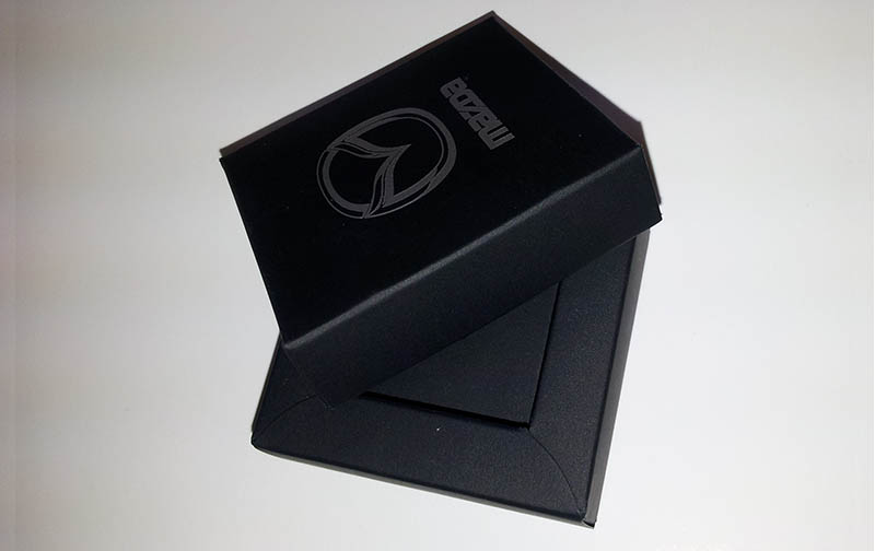 Gift pack for premium watch. Produced using black design card and glossy transparent plastic.